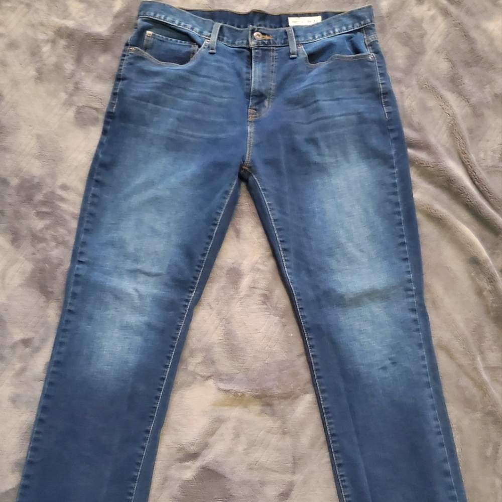 Mens size 34x32 new jeans